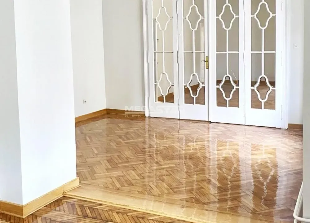 Rent, apartment, 239m², Stari Grad, Beograd