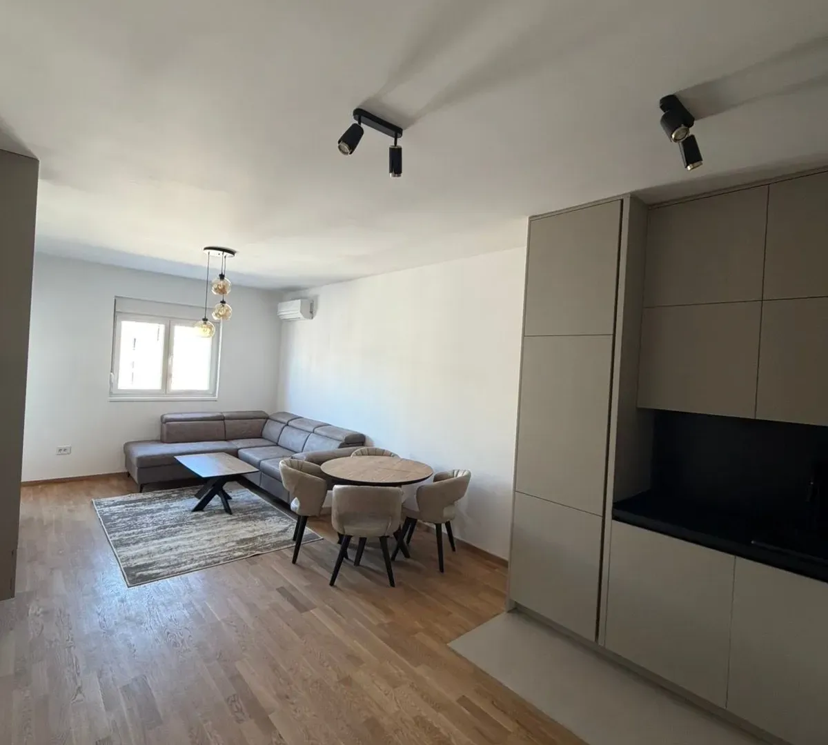 Rent, one bedroom apartment, 50m², Stari Aerodrom, Podgorica