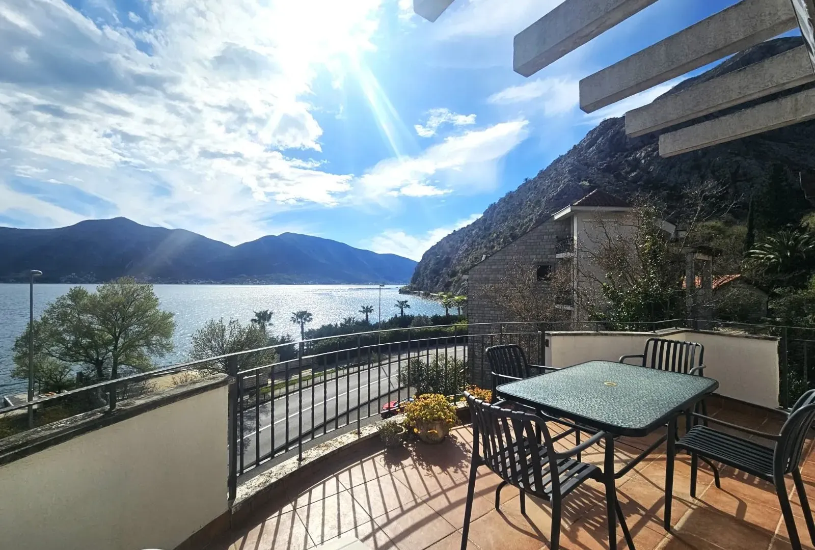 Prodaja, dvosoban stan, 77m², Orahovac, Kotor