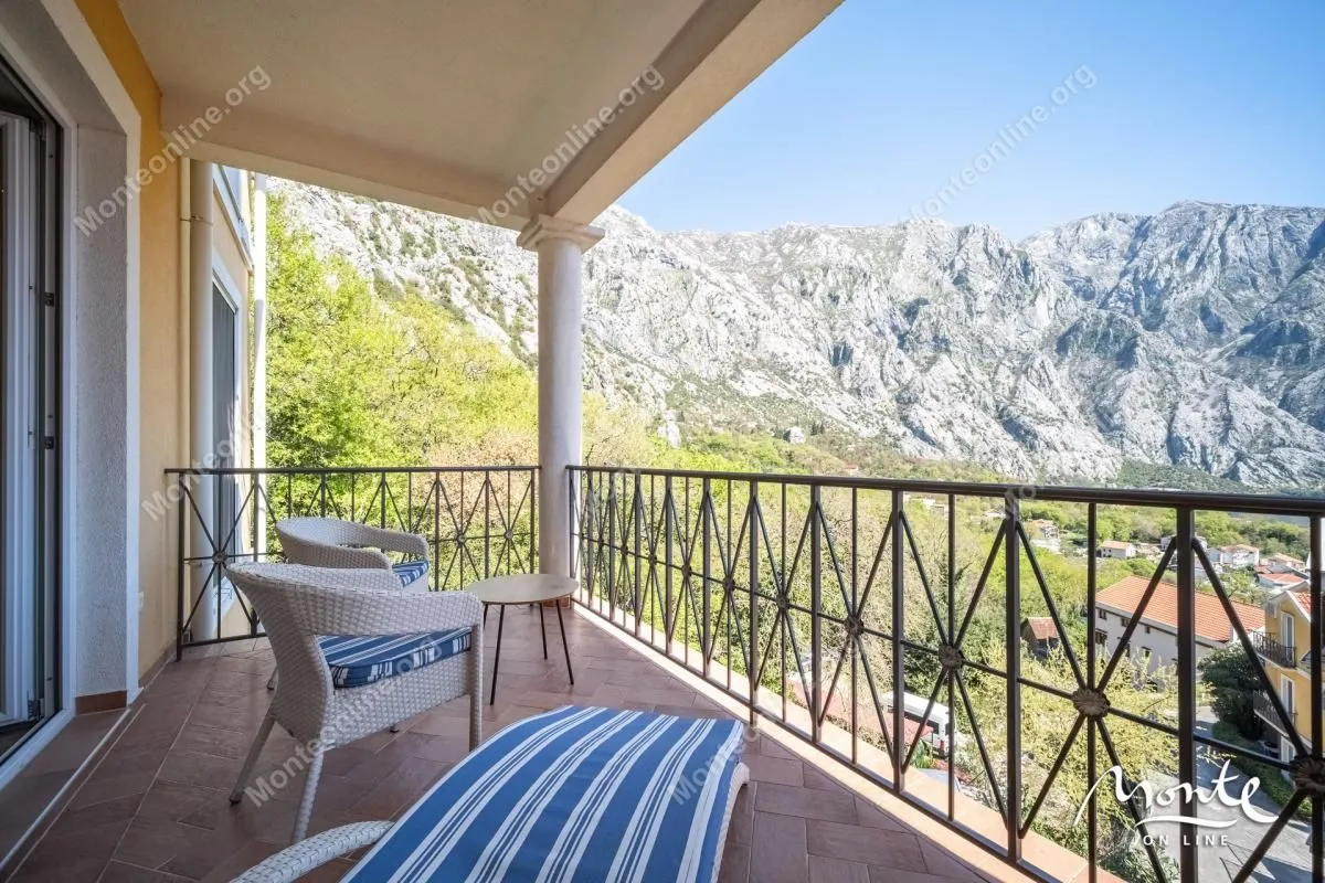 Prodaja, jednosoban stan, 63m², Orahovac, Kotor