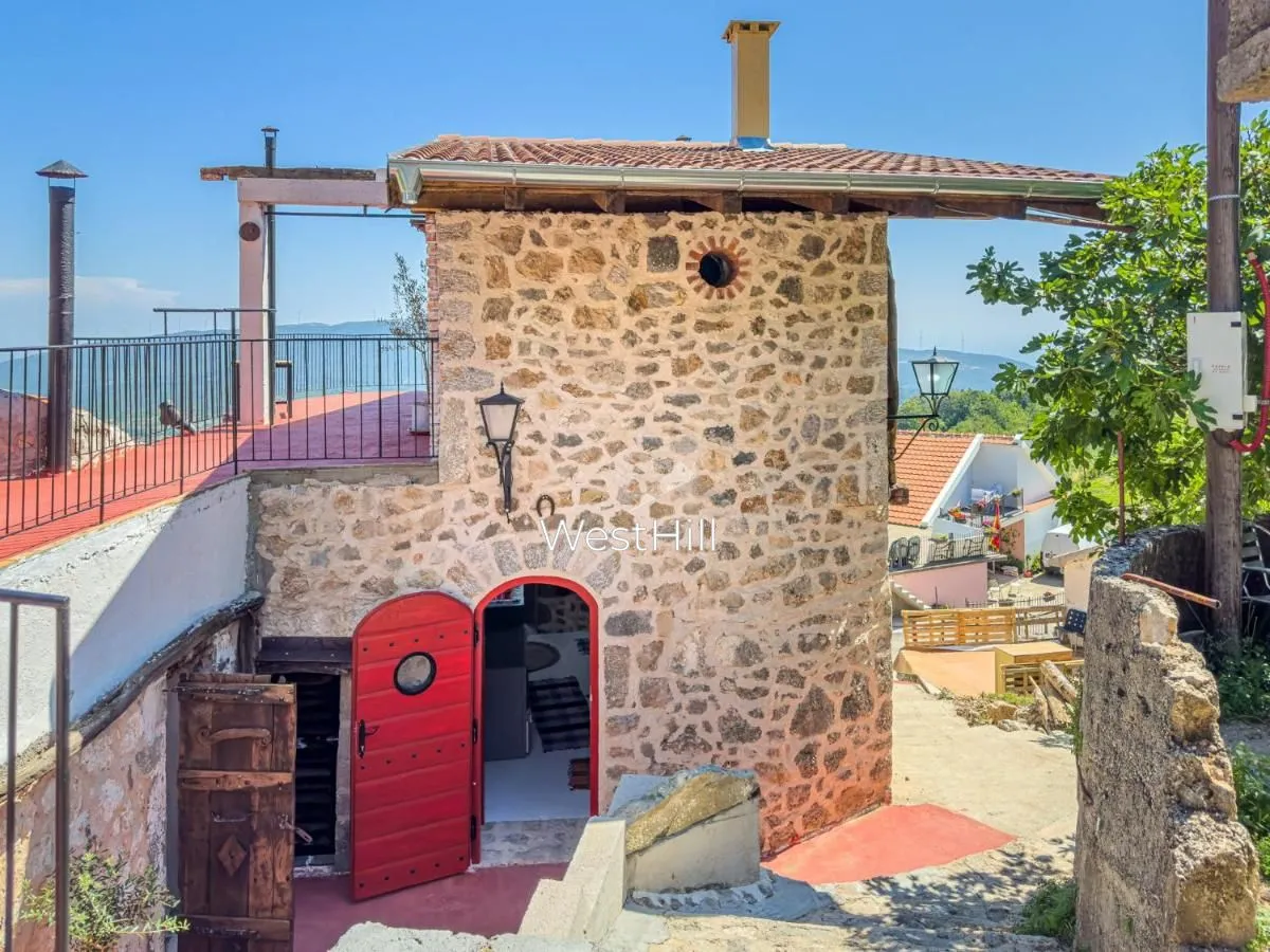 Prodaja, kuća, 250m², Dobre Vode, Bar