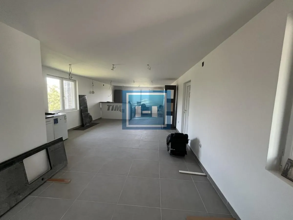 Sale, office space, 328m², Majur, Jagodina