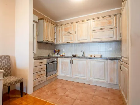 Sale, two bedroom apartment, 69m², Centar, Bar - image 3