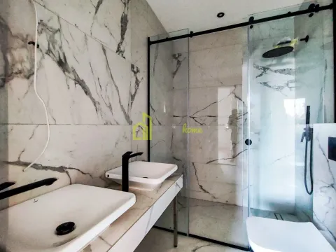 Prodaja, trosoban stan, 137m², Centar, Podgorica - image 26