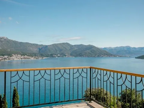 Sale, house, 236m², Njivice, Herceg Novi - image 9