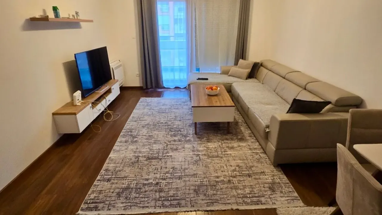 Izdavanje, dvosoban stan, 72m², City Kvart, Podgorica