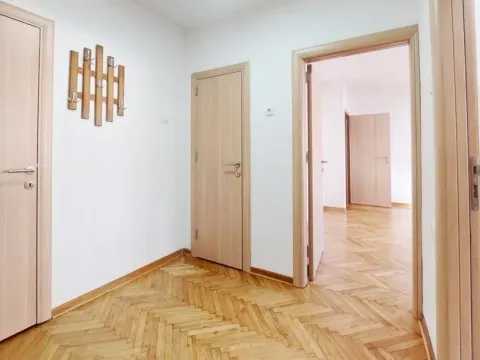 Rent, three bedroom apartment, 73m², Savski Venac, Beograd - image 15