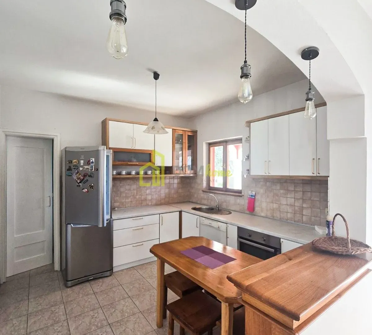 Rent, house, 200m², Tološi, Podgorica