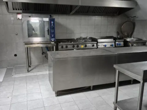 Izdavanje, poslovni prostor, 130m², Zemun Save Kovačevića, Zemun Sve Podlokacije - image 2