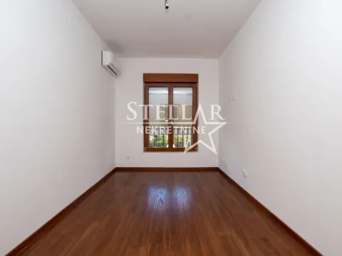Izdavanje, poslovni prostor, 96m², Master Kvart, Podgorica - image 8