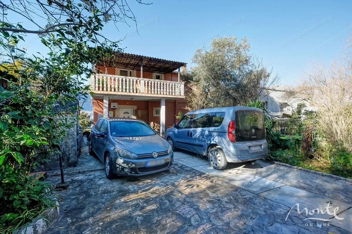 Prodaja, kuća, 219m², Dobrota, Kotor