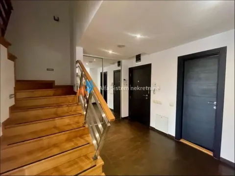 Izdavanje, četvorosoban stan, 186m², Čubura, Beograd - image 14