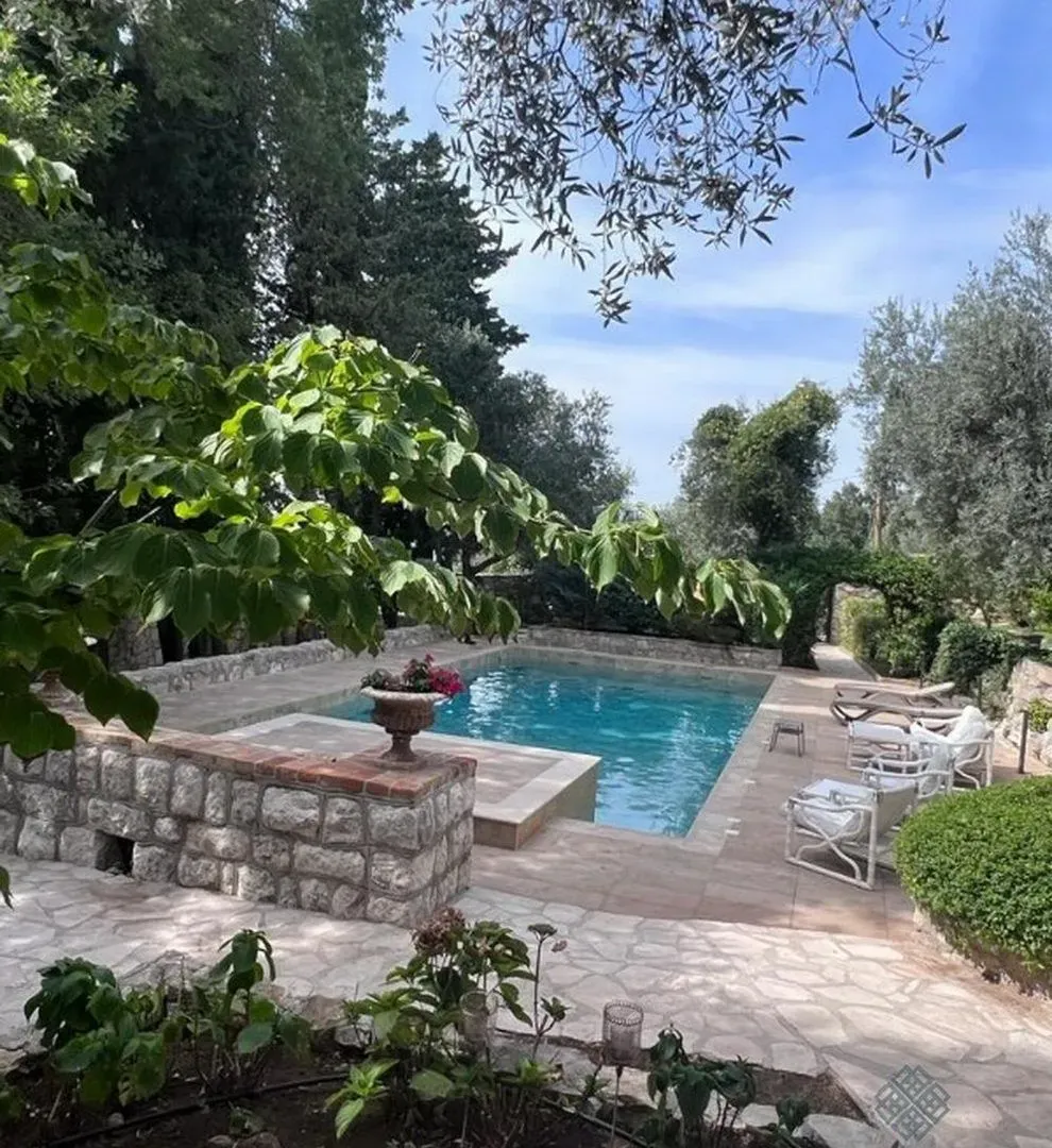 Sale, house, 550m², Reževići, Budva