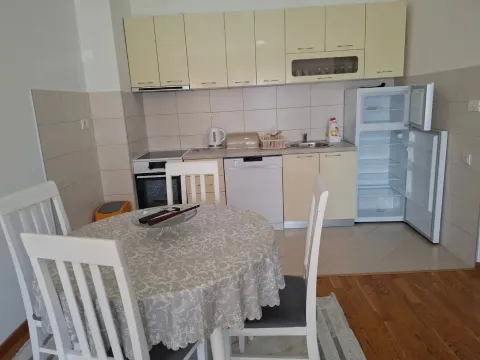 Izdavanje, jednosoban stan, 55m², City Kvart, Podgorica - image 7