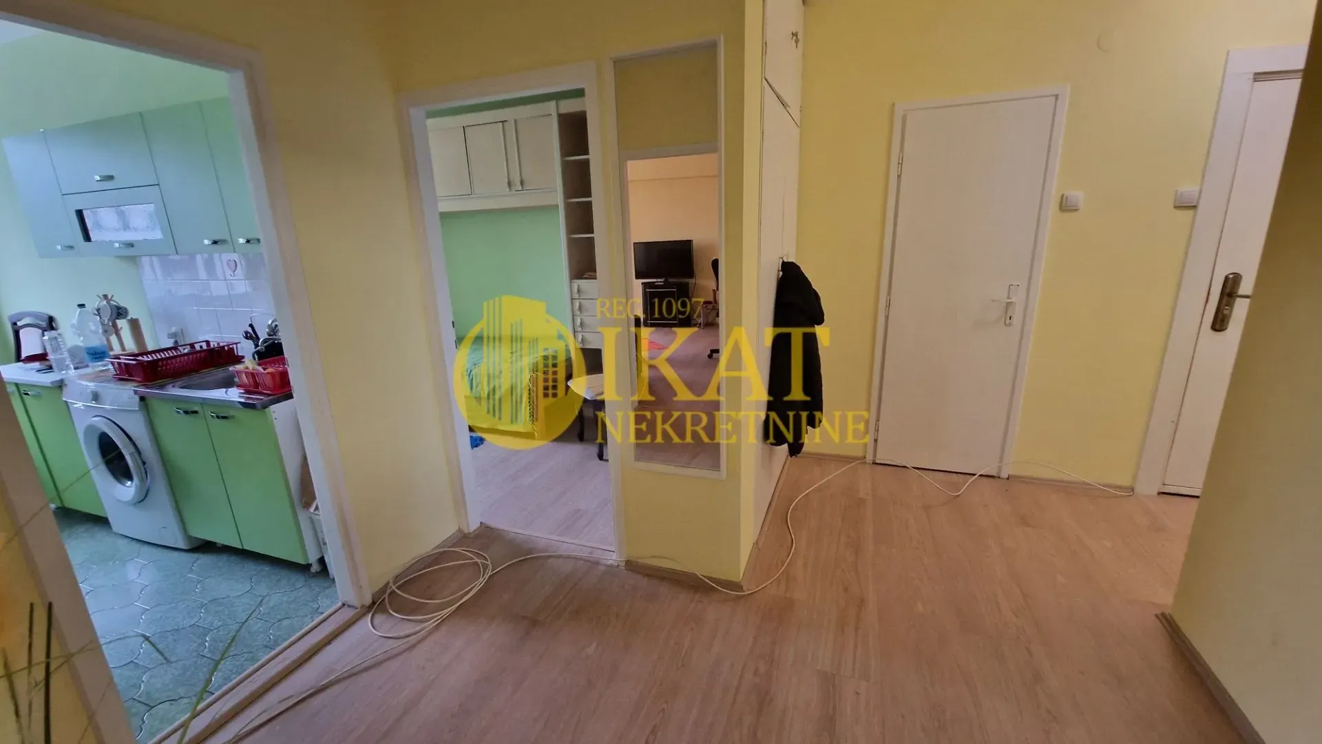 Izdavanje, trosoban stan, 72m², Savski Trg, Beograd