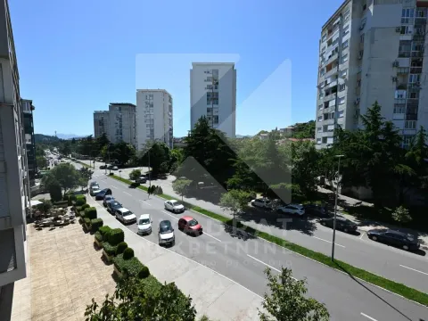 Izdavanje, jednosoban stan, 56m², Momišići, Podgorica - image 16