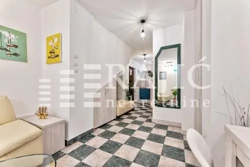 Izdavanje, dvosoban stan, 40m², Stari Grad, Beograd