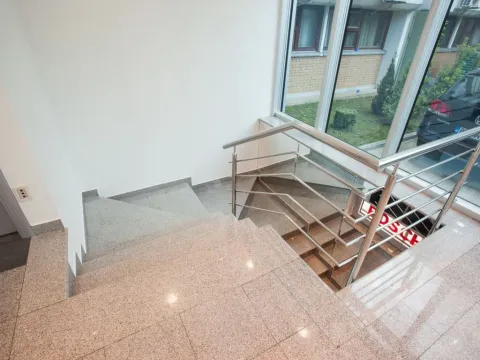 Izdavanje, poslovni prostor, 214m², Podgorica, Crna Gora - image 25