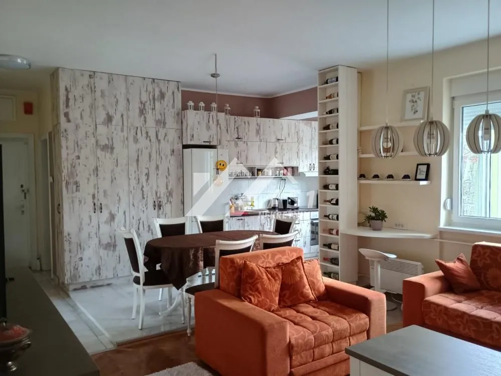 Izdavanje, trosoban stan, 74m², Novi Sad Sve Podlokacije, Novi Sad