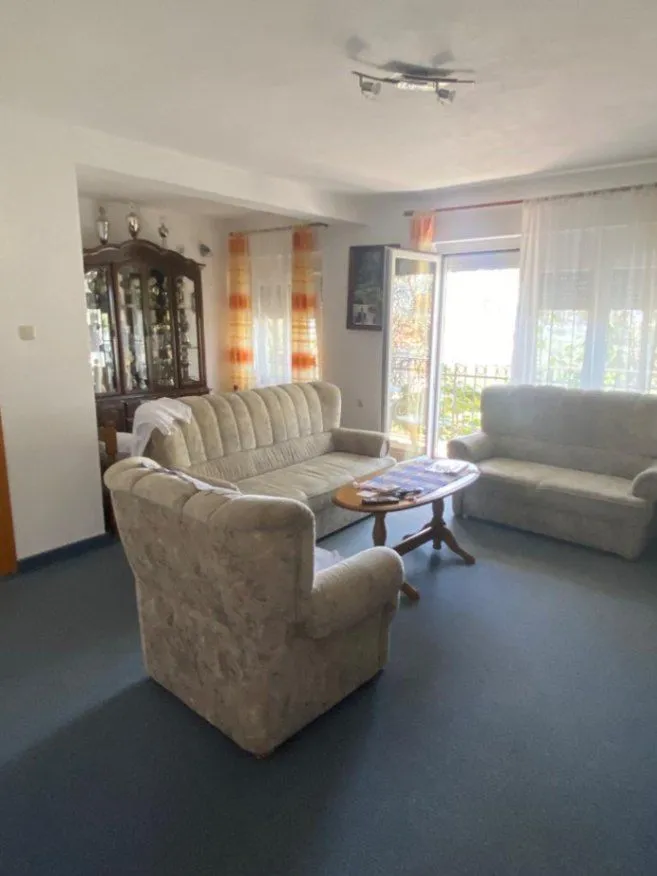 Sale, house, 300m², Marovići, Bar