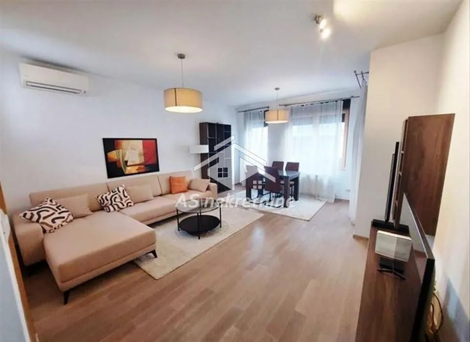 Rent, three bedroom apartment, 64m², Kalenić Pijaca, Vračar Sve Podlokacije