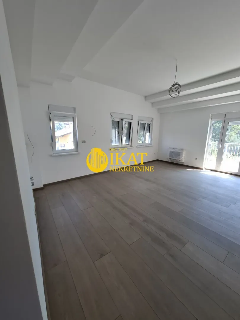 Prodaja, trosoban stan, 82m², Jajinci, Voždovac Sve Podlokacije