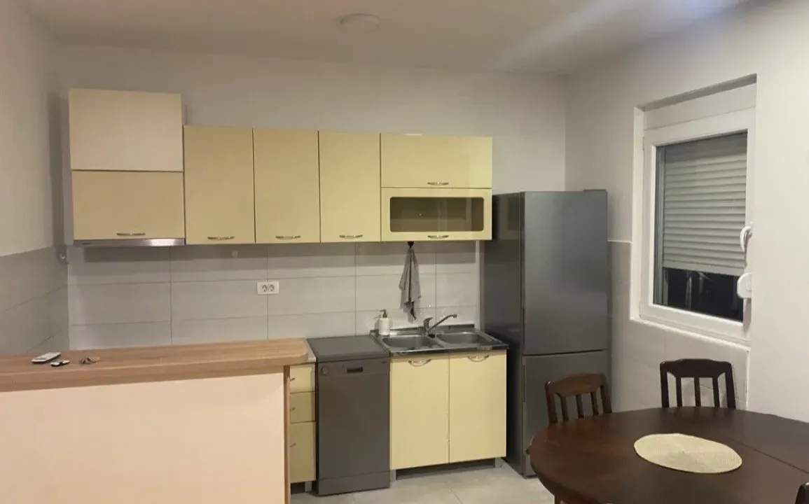 Izdavanje, dvosoban stan, 56m², Stari Aerodrom, Podgorica