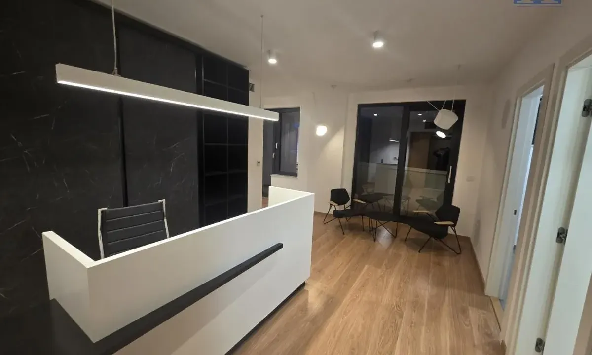 Prodaja, trosoban stan, 101m², Centar, Novi Sad