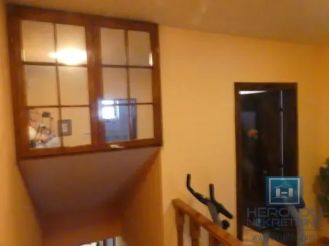 Prodaja, kuća, 380m², Pivara, Jagodina - image 93