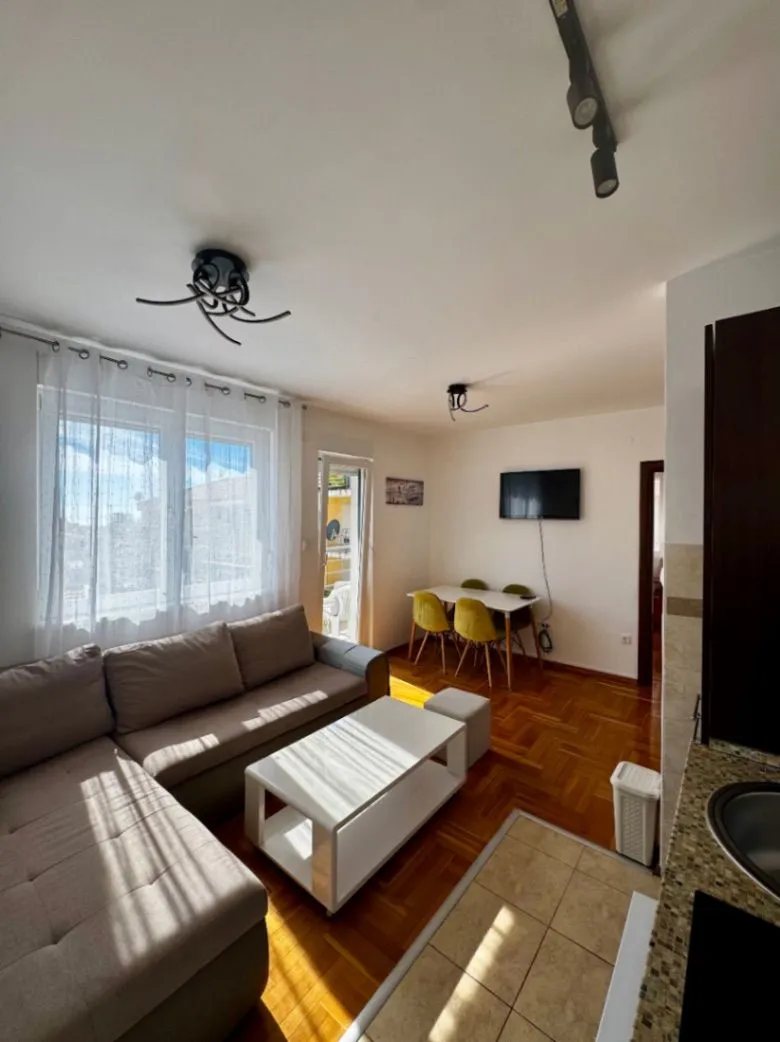 Rent, two bedroom apartment, 61m², Lazi, Budva