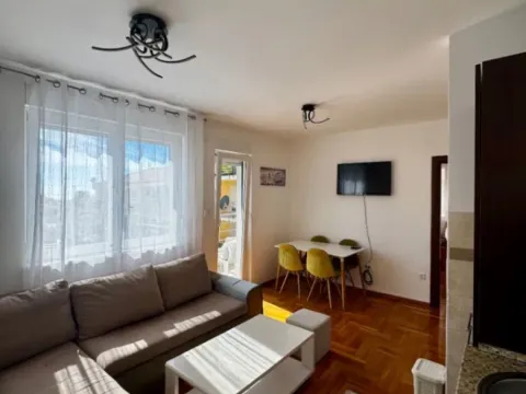 Rent, two bedroom apartment, 61m², Lazi, Budva