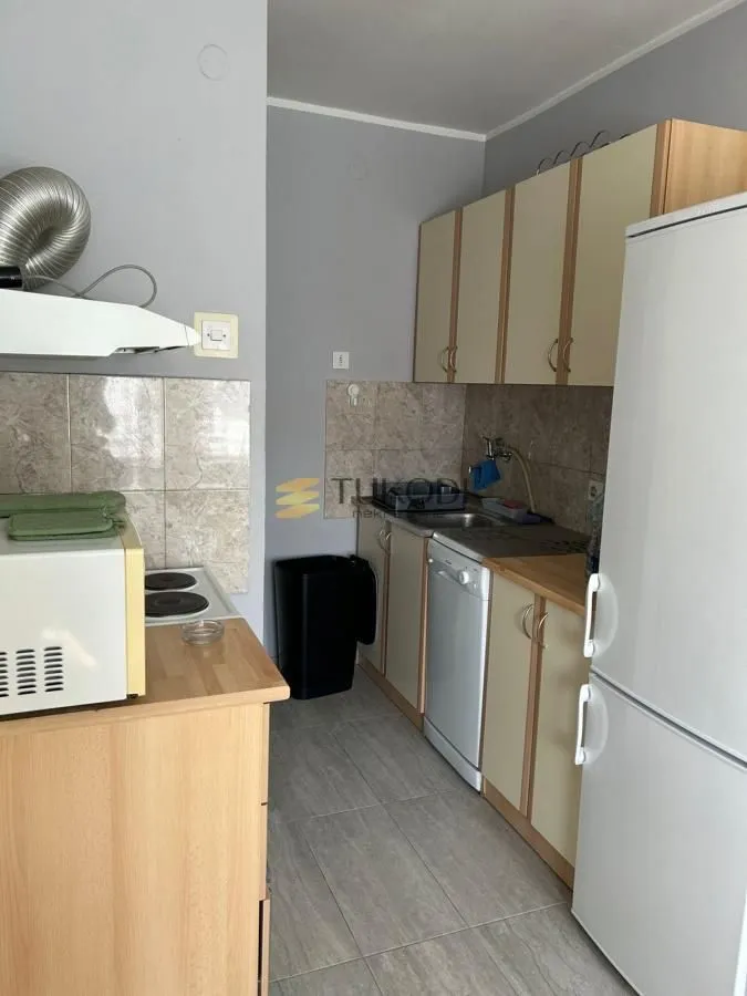 Izdavanje, jednosoban stan, 42m², Crveni Krst, Beograd
