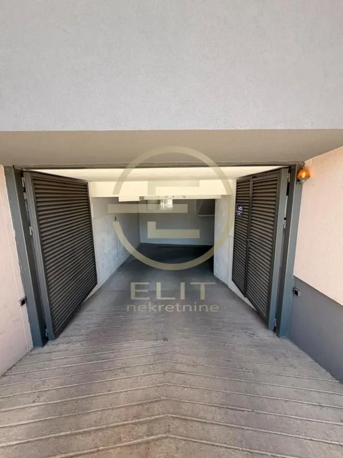 Rent, office space, 150m², Socijalno, Novi Sad Sve Podlokacije
