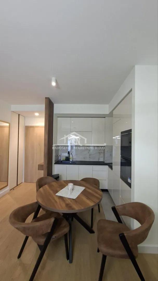 Rent, three bedroom apartment, 70m², Savski Venac, Beograd