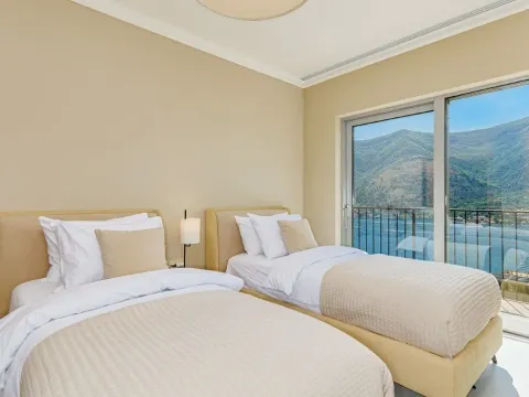Sale, three bedroom apartment, 158m², Dobrota, Kotor - image 9