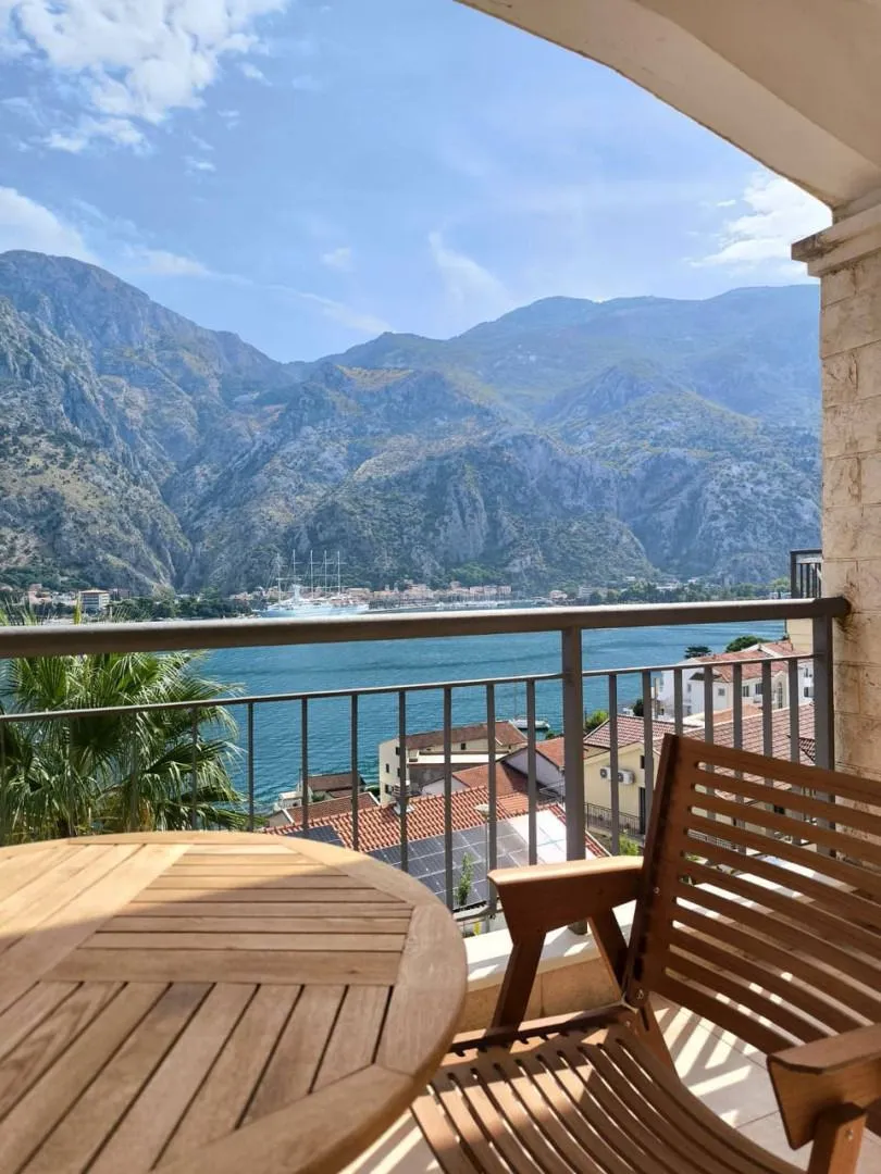 Prodaja, dvosoban stan, 76m², Muo, Kotor