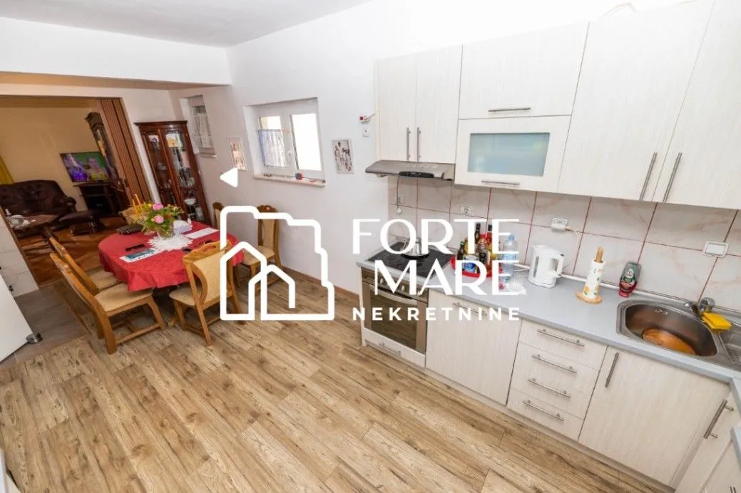 Prodaja, kuća, 266m², Igalo, Herceg Novi