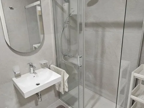 Izdavanje, jednosoban stan, 42m², City Kvart, Podgorica - image 3