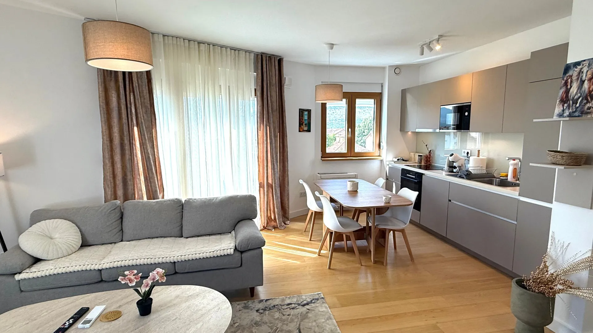 Izdavanje, jednosoban stan, 42m², Tološka šuma, Podgorica