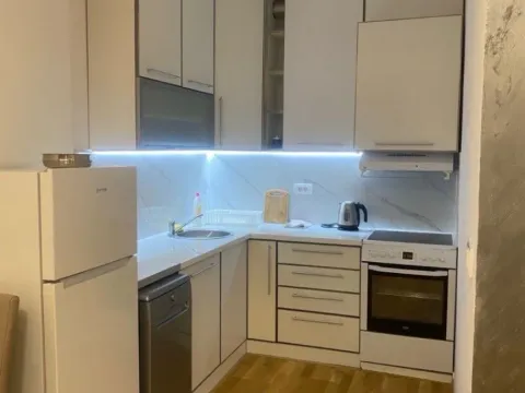 Izdavanje, jednosoban stan, 45m², Budva, Crna Gora - image 2