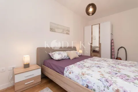 Izdavanje, jednosoban stan, 39m², Central Point, Podgorica - image 2