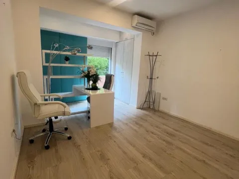 Rent, office space, 75m², Centar, Podgorica - image 15