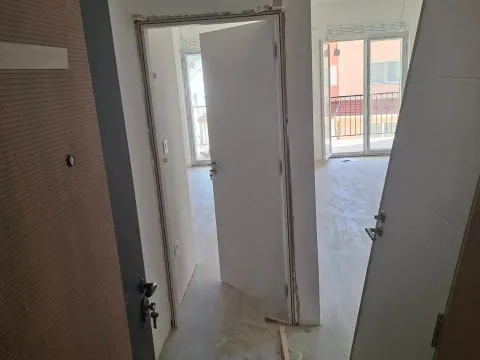 Prodaja, jednosoban stan, 56m², Lazi, Budva - image 2
