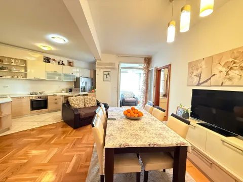 Prodaja, četvorosoban stan, 85m², Soho City, Bar - image 12