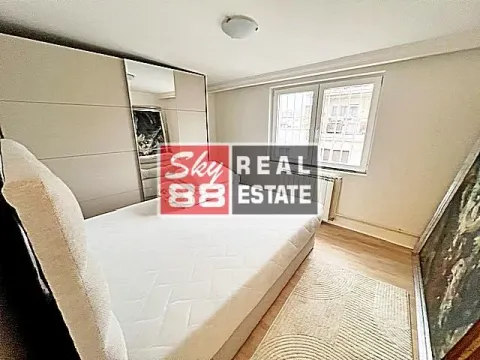 Prodaja, trosoban stan, 76m², Kalenić Pijaca, Vračar Sve Podlokacije - image 13