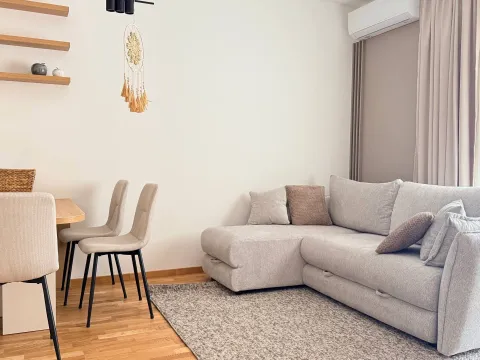 Prodaja, jednosoban stan, 43m², Bečići, Budva - image 1