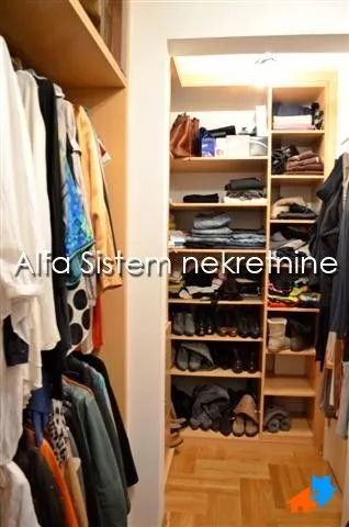 Rent, apartment, 230m², Čubura, Beograd