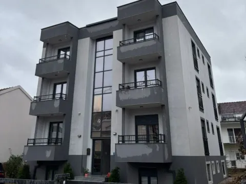 Rent, house, 472m², Stari Aerodrom, Podgorica - image 1