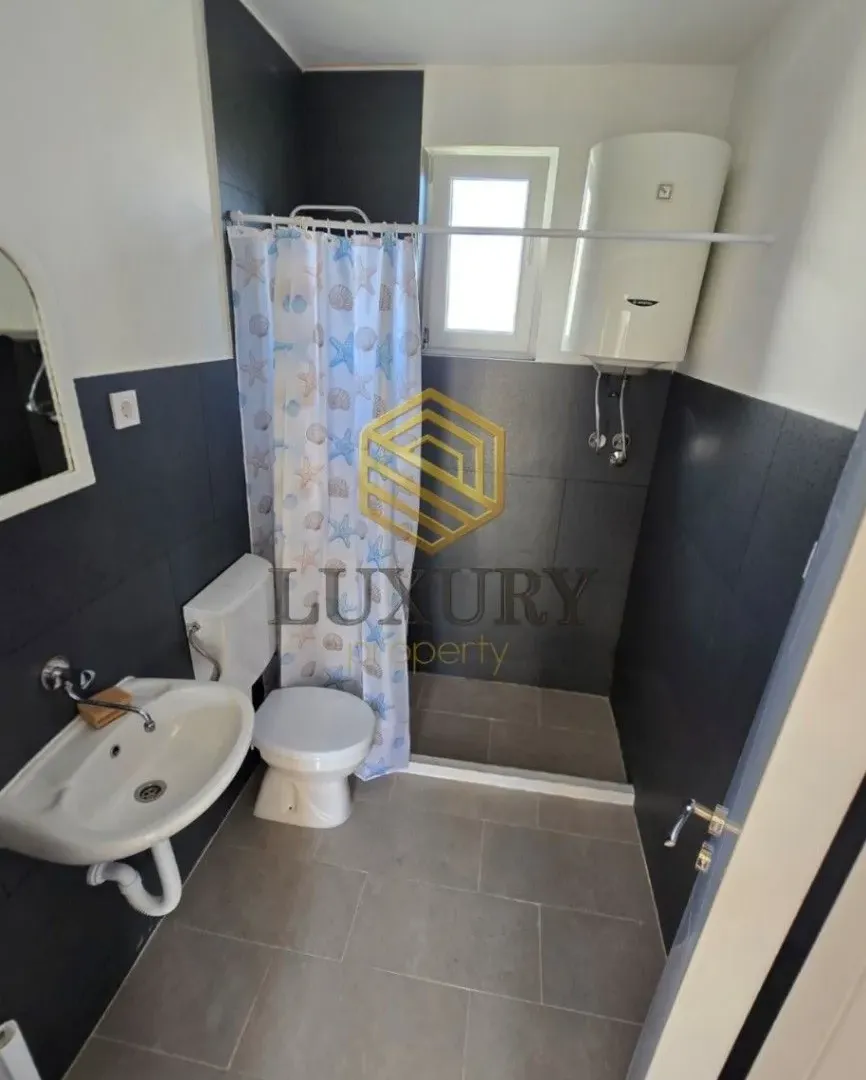 Izdavanje, kuća, 75m², Gornja Gorica, Podgorica