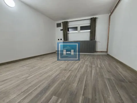 Prodaja, kuća, 200m², Ćuprija, Srbija - image 17